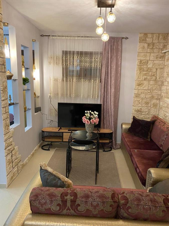 In The Castle Ii- House Apartment Ioannina Bagian luar foto