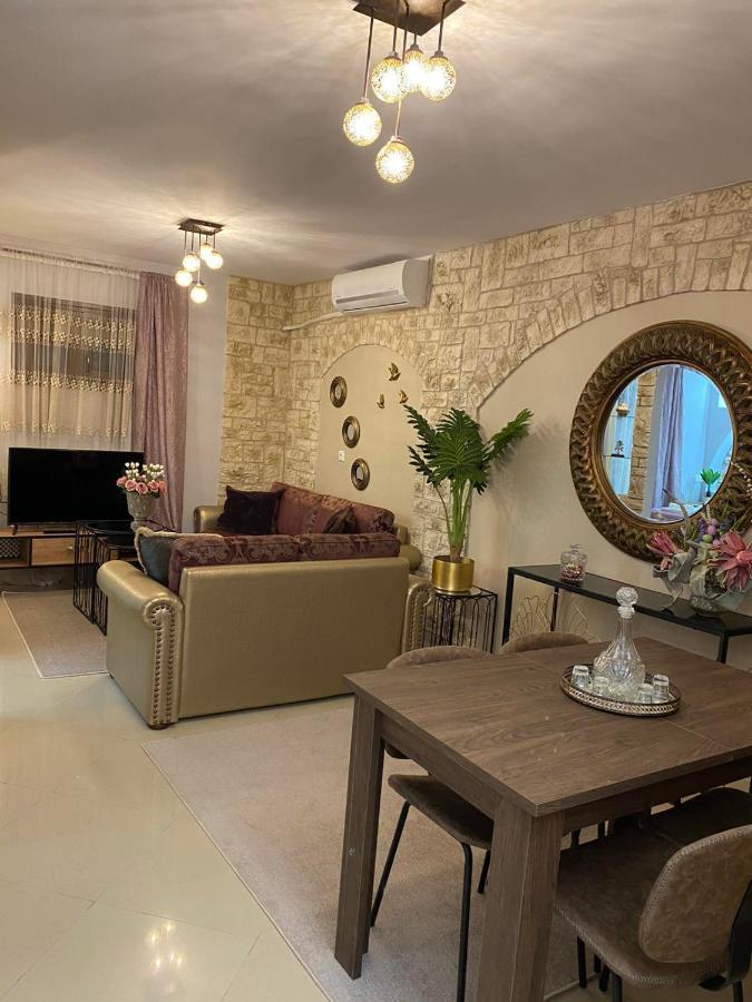 In The Castle Ii- House Apartment Ioannina Bagian luar foto