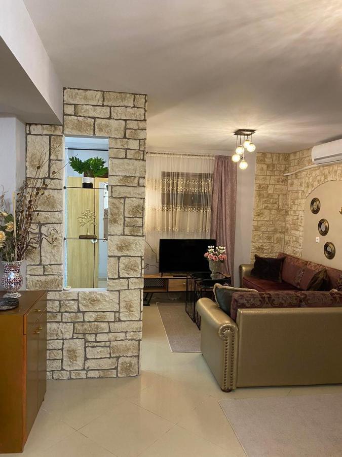 In The Castle Ii- House Apartment Ioannina Bagian luar foto